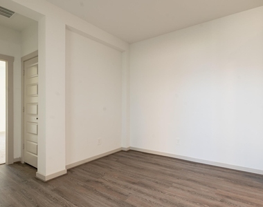 29266 Grand Gorge Drive - Photo Thumbnail 14
