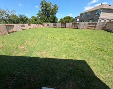 6003 Pineapple Street - Photo Thumbnail 3