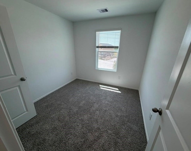 6003 Pineapple Street - Photo Thumbnail 9
