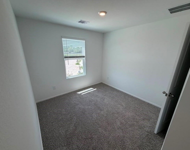 6003 Pineapple Street - Photo Thumbnail 11