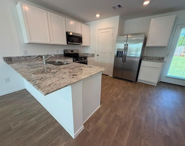 6003 Pineapple Street - Photo Thumbnail 2