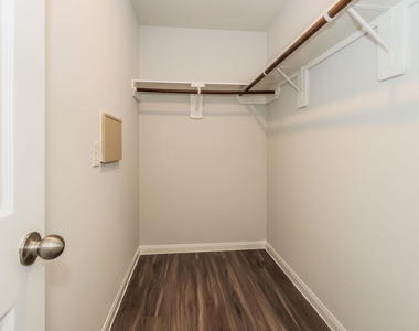 5623 Latta Plantation Lane - Photo Thumbnail 10