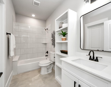 1102 Mansfield Street - Photo Thumbnail 7