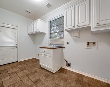 10311 Pitcataway Drive - Photo Thumbnail 16