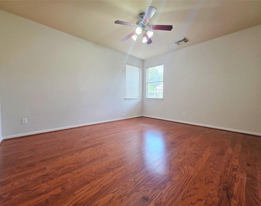 6038 Starbrook Creek Drive - Photo Thumbnail 11