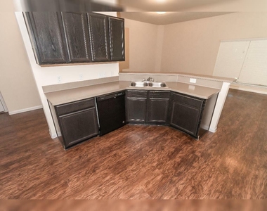 29442 Westhope Drive - Photo Thumbnail 3