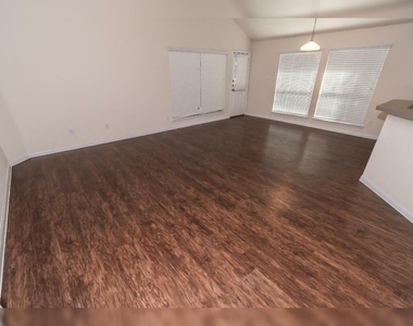 29442 Westhope Drive - Photo Thumbnail 8
