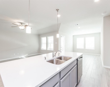 7214 Toluca Drive - Photo Thumbnail 13