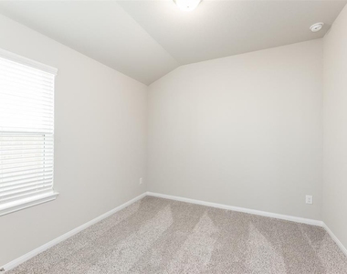 7214 Toluca Drive - Photo Thumbnail 20