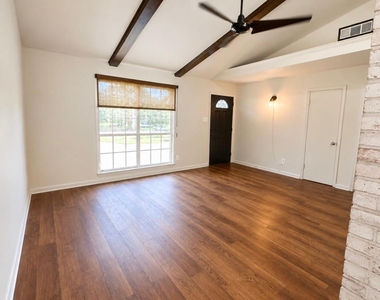 7603 Grape St - Photo Thumbnail 3