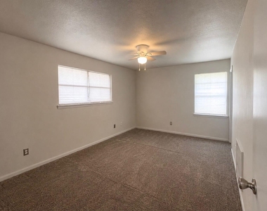 7603 Grape St - Photo Thumbnail 14