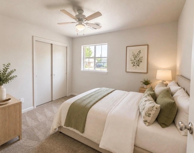 7603 Grape St - Photo Thumbnail 9