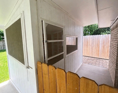 7603 Grape St - Photo Thumbnail 18