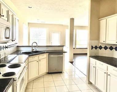 4911 Knights Branch Drive - Photo Thumbnail 5