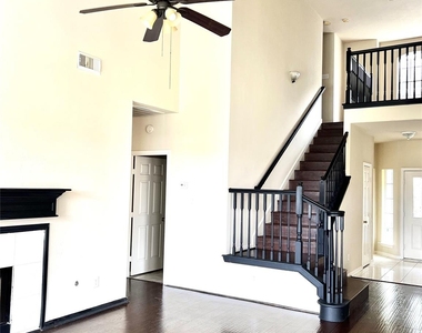 4911 Knights Branch Drive - Photo Thumbnail 4