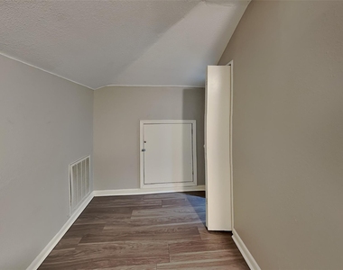 2318 Turtle Creek Drive - Photo Thumbnail 20