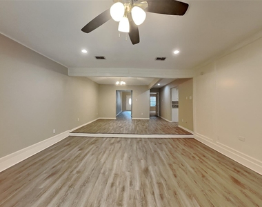 2318 Turtle Creek Drive - Photo Thumbnail 1