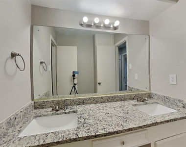 2318 Turtle Creek Drive - Photo Thumbnail 16