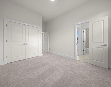 4525 Davenport Street - Photo Thumbnail 13