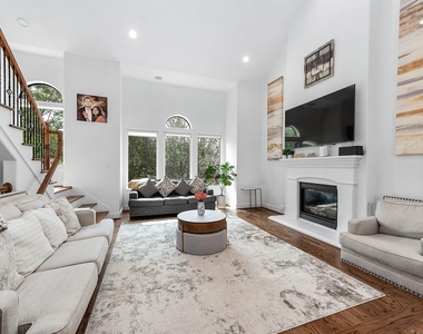 620 Westcott Street - Photo Thumbnail 3