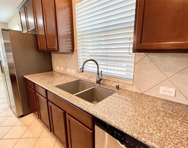 16611 Cactus Blossom Trail - Photo Thumbnail 12