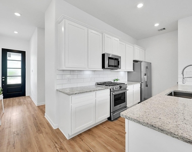 4027 Balboa Drive - Photo Thumbnail 4
