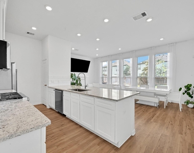 4027 Balboa Drive - Photo Thumbnail 3