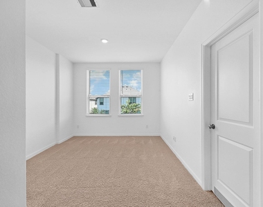 4027 Balboa Drive - Photo Thumbnail 13