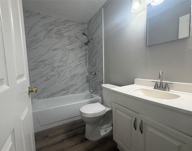 1314 Bernard Street - Photo Thumbnail 11