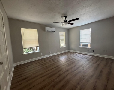 1314 Bernard Street - Photo Thumbnail 7