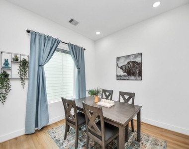 3004 Holman Street - Photo Thumbnail 13