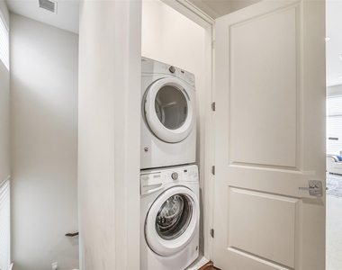 1004 California Street - Photo Thumbnail 27