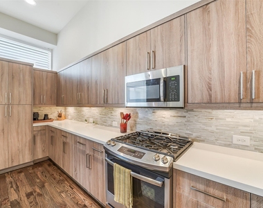 1004 California Street - Photo Thumbnail 10