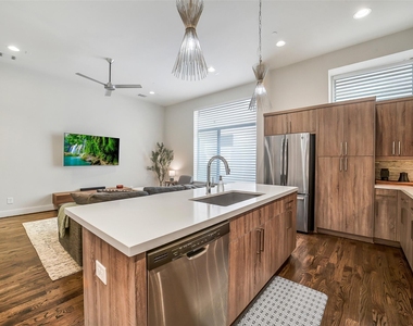 1004 California Street - Photo Thumbnail 11