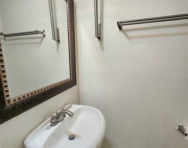 11738 Jelicoe Drive - Photo Thumbnail 3