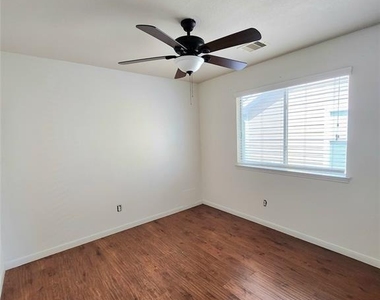 11738 Jelicoe Drive - Photo Thumbnail 10