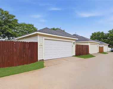 6136 Lone Prairie Way - Photo Thumbnail 16