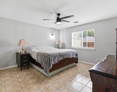 6136 Lone Prairie Way - Photo Thumbnail 9