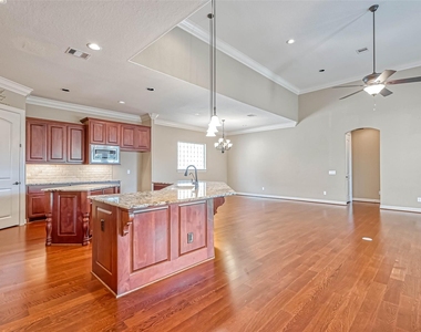 5014 Fairford Drive - Photo Thumbnail 13