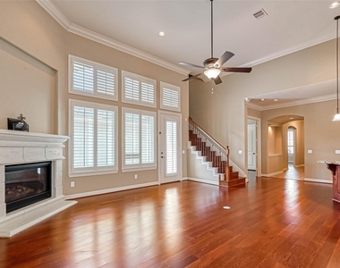 5014 Fairford Drive - Photo Thumbnail 7