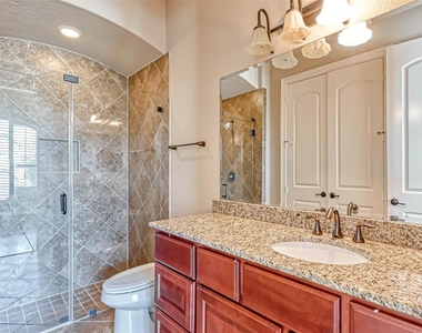 5014 Fairford Drive - Photo Thumbnail 17