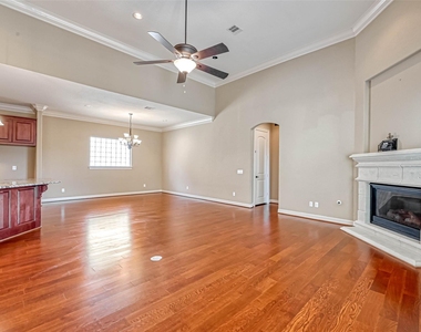 5014 Fairford Drive - Photo Thumbnail 10