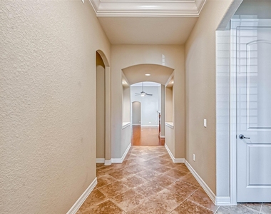 5014 Fairford Drive - Photo Thumbnail 4