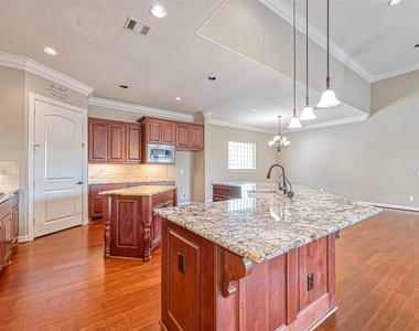 5014 Fairford Drive - Photo Thumbnail 14