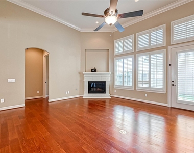 5014 Fairford Drive - Photo Thumbnail 9