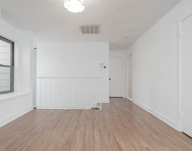 2277 S Kirkwood Road - Photo Thumbnail 10