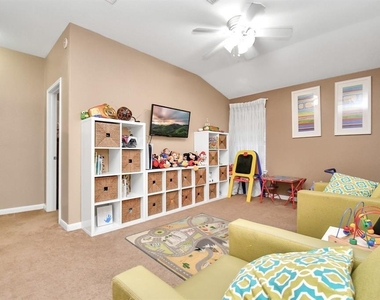 1215 Lavender Shade Court - Photo Thumbnail 15