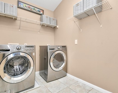 1215 Lavender Shade Court - Photo Thumbnail 19
