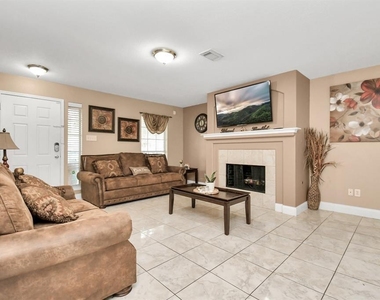 1215 Lavender Shade Court - Photo Thumbnail 2