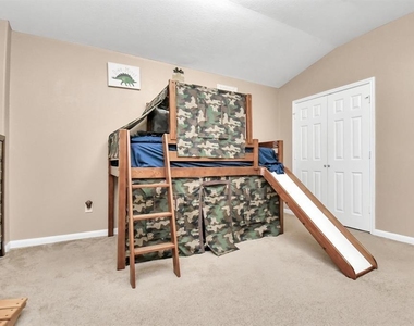 1215 Lavender Shade Court - Photo Thumbnail 12
